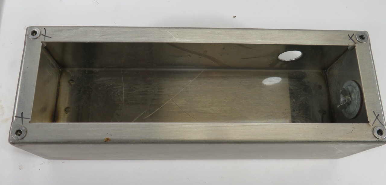 Schneider Electric 9001KYSS4 Ser G 4 Hole Control Station Enclosure 30mm USED