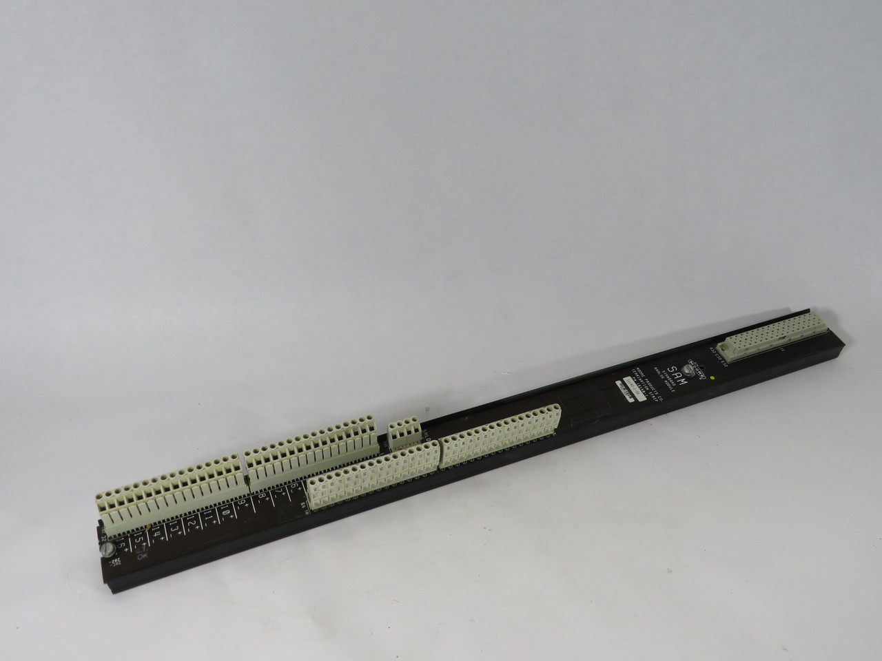 Moore 16140-1-0B Standard Analog Termination Strip USED