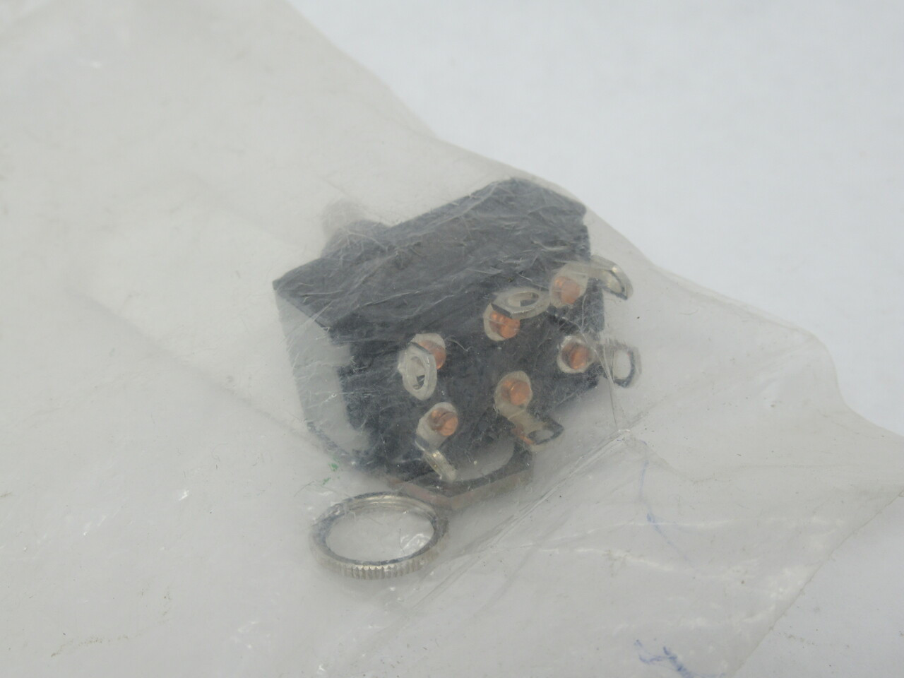 Cutler-Hammer 7565K5 Toggle Switch ON-NONE-ON 2PDT 15A 125V 10A 250V NOP