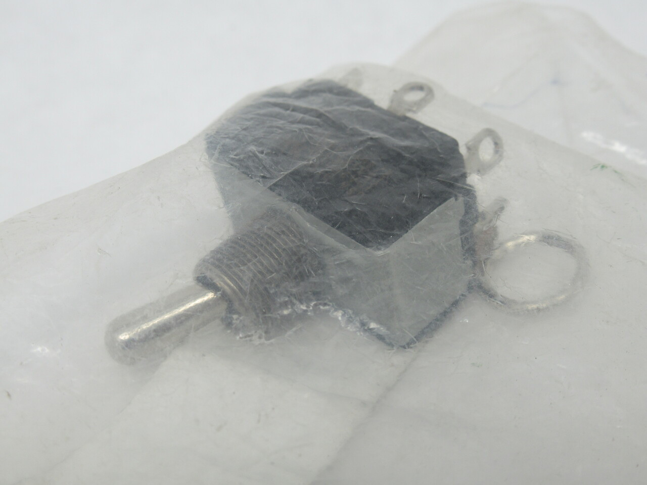 Cutler-Hammer 7565K5 Toggle Switch ON-NONE-ON 2PDT 15A 125V 10A 250V NOP