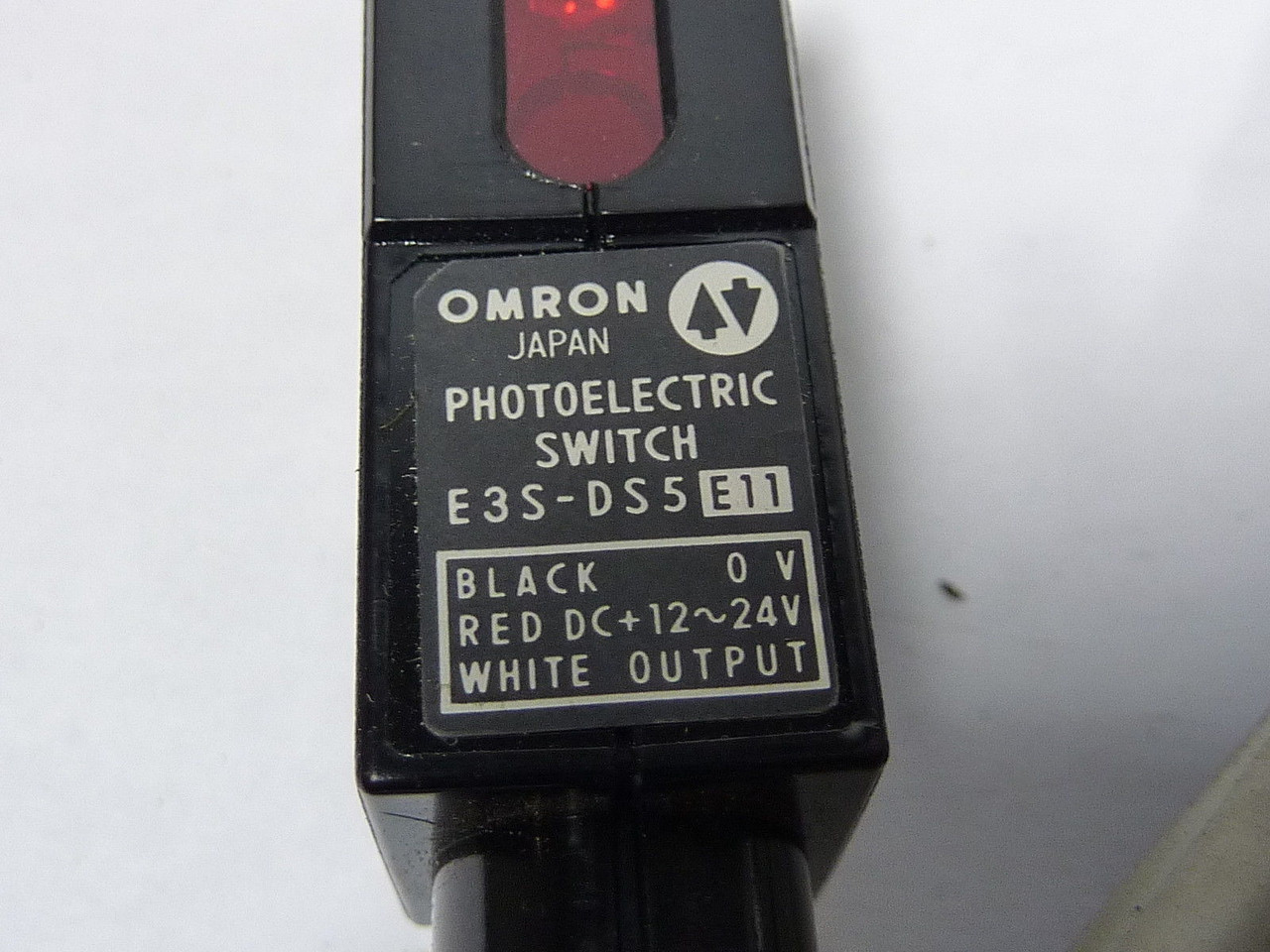 Omron E3S-DS5E11 Photoelectric Switch 12-24VDC SHELF WEAR NOP
