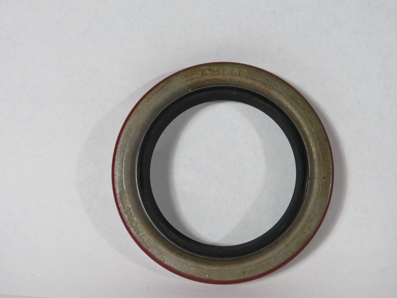 Federal Mogul 471868 National Oil Seal 2.69"OD 1.875"ID 0.375"W BOX DAMAGE NEW