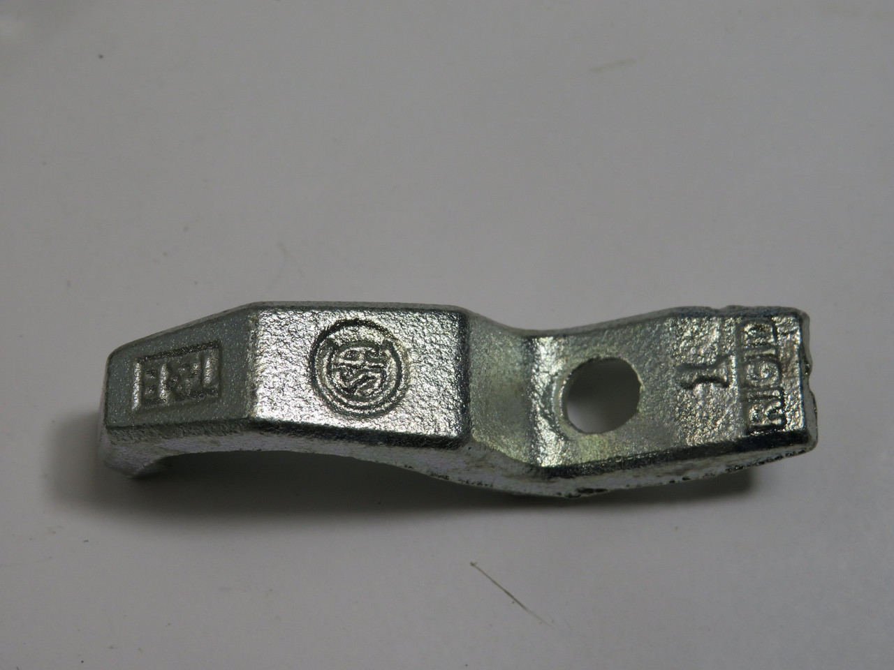 Thomas & Betts 1278 Malleable Iron Strap 1" Pipe 1/4" Bolt Lot/29 SHELF WEAR NOP