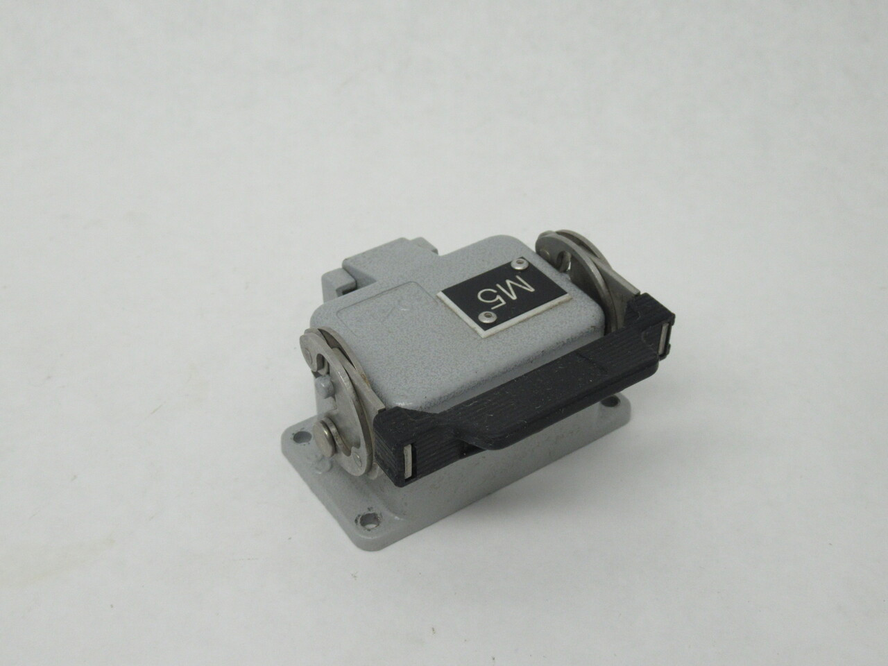 Ilme CHI06LS Housing Bulkhead Mount 1 Locking Lever + Cover Size 44.27 USED