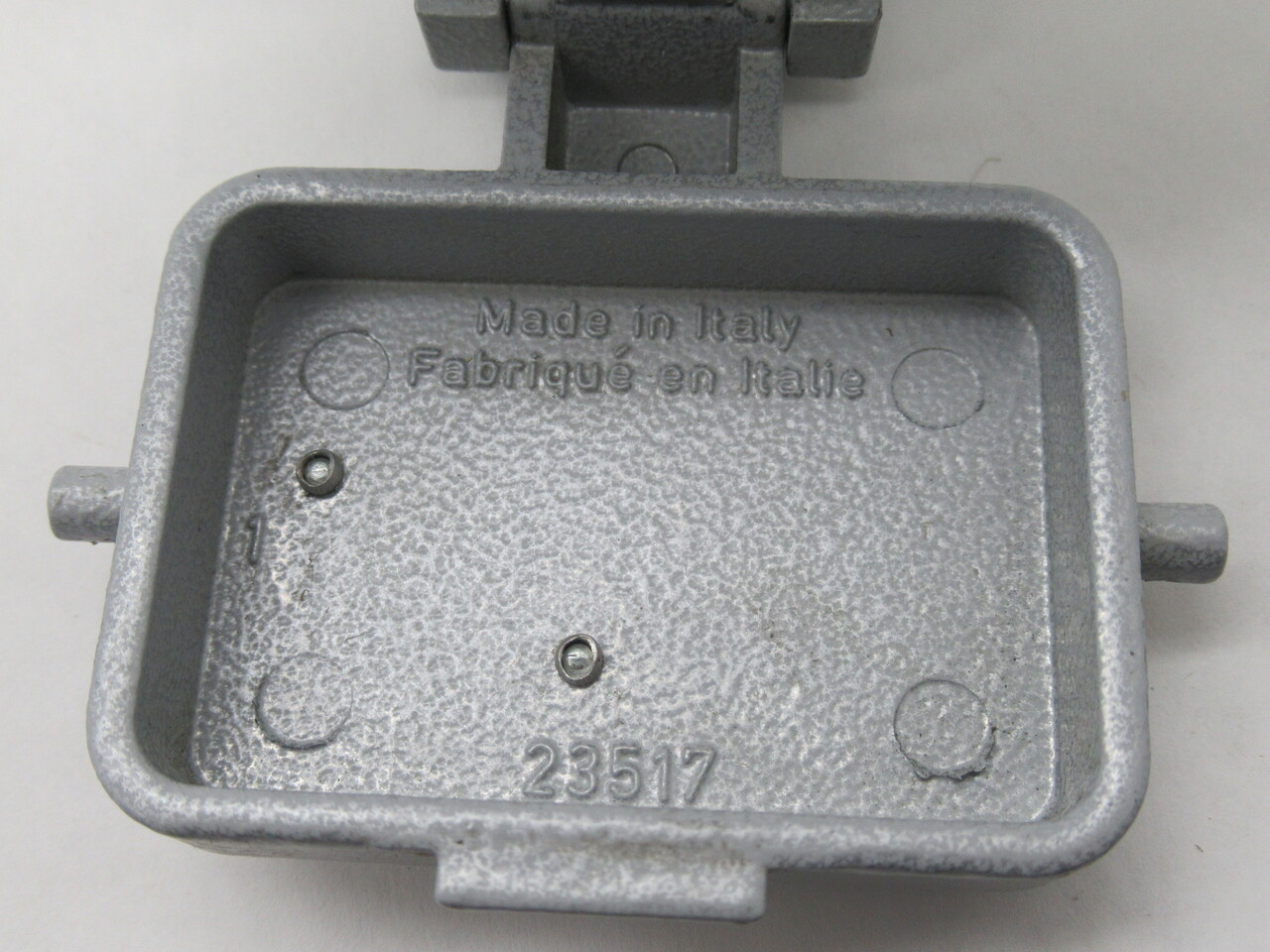 Ilme CHI06LS Housing Bulkhead Mount 1 Locking Lever + Cover Size 44.27 USED
