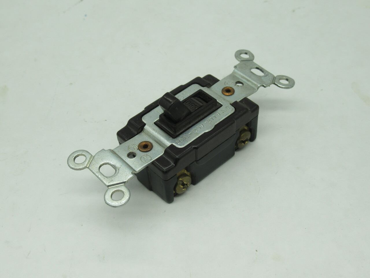 Leviton 54521-B Toggle Switch 20A 120/277V Single Pole ROBERTSON SCREWS USED
