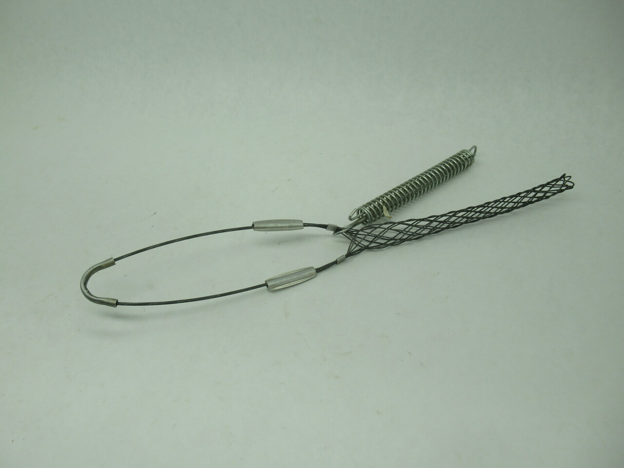 Woodhead 36569 Cable Strain Relief Grip with Safety Spring 0.7-0.85" Range USED