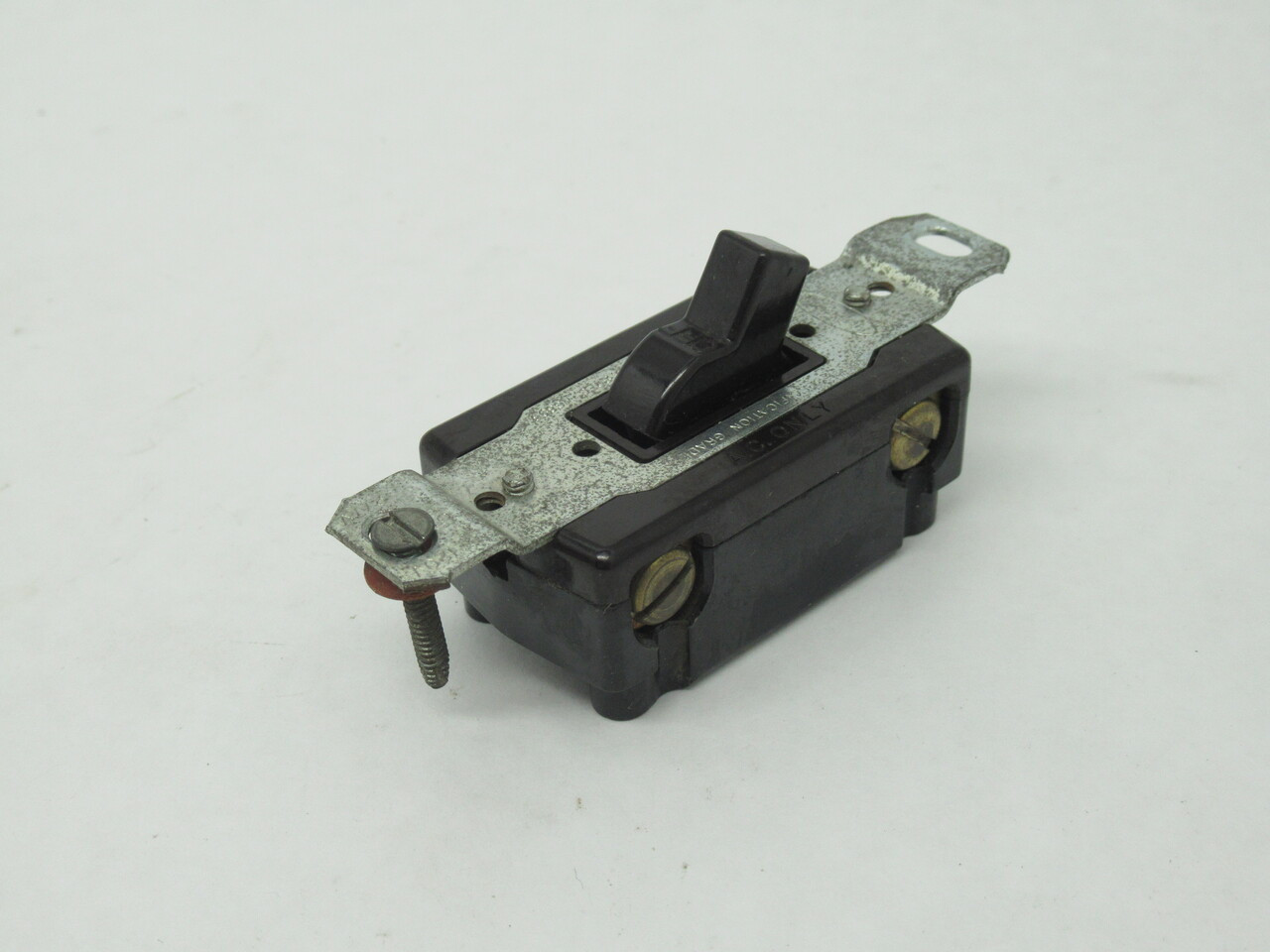 Hubbell 1204 AC Toggle Switch 15A 120-277V 4-Way Brown USED