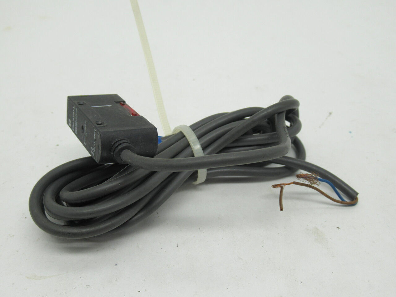 Omron E3S-AT81-l Photoelectric Switch USED