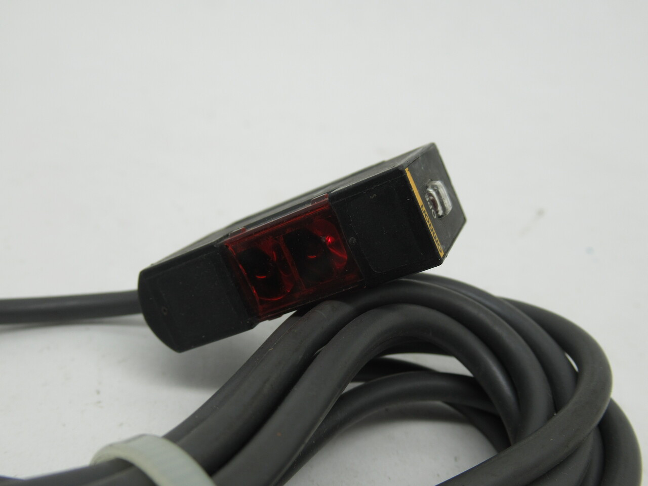 Omron E3S-AT81-l Photoelectric Switch USED