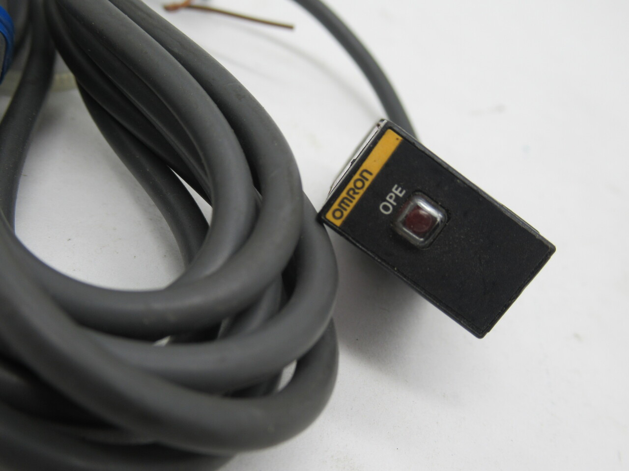 Omron E3S-AT81-l Photoelectric Switch USED