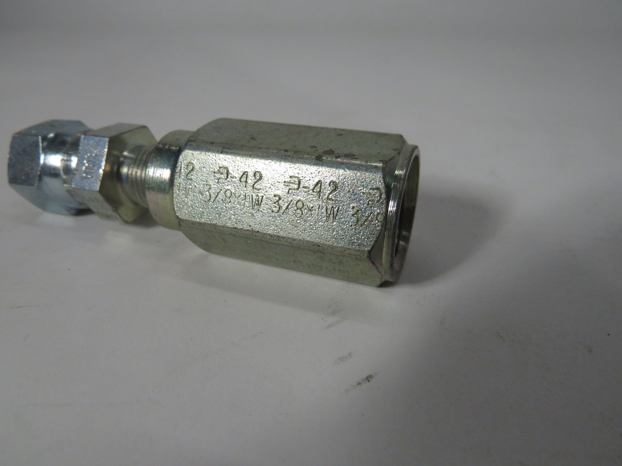 Parker 20142-6-6 Hydraulic Hose Fitting 3/8" Hose 3/8"-18 USED