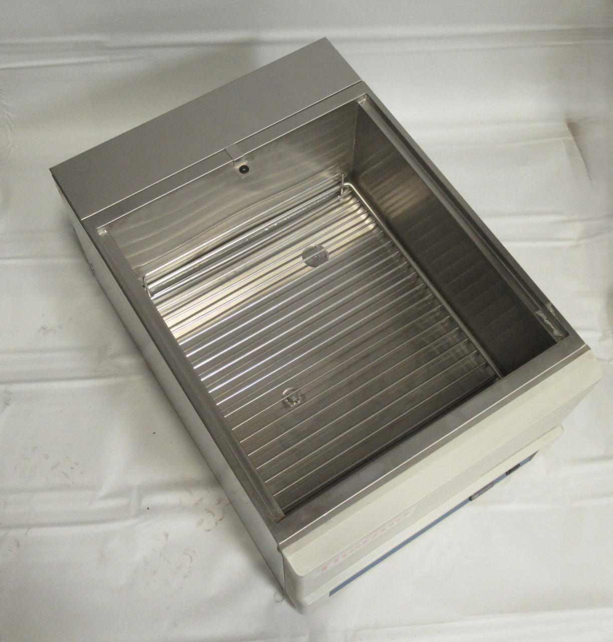 Lindberg/Blue M WB1130C-1 Circulating Water Bath 56L 14.8 gal NO COVER USED