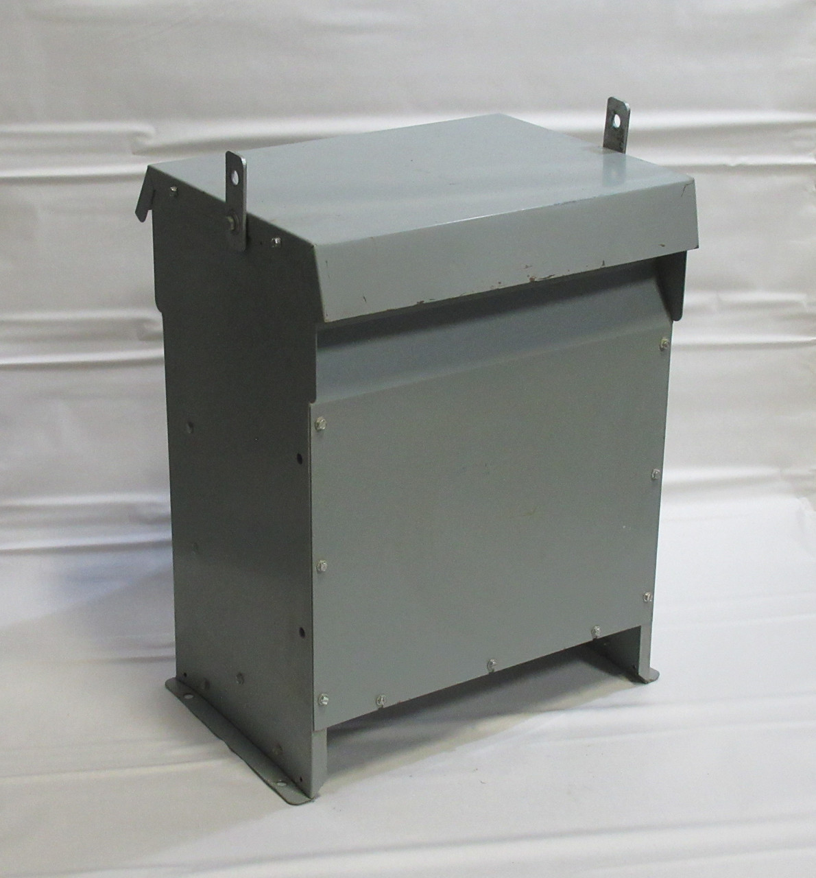 Bemag BC3015V Dry Type Isolation Transformer 15kVA Pri 600V 14.4A 3Ph USED