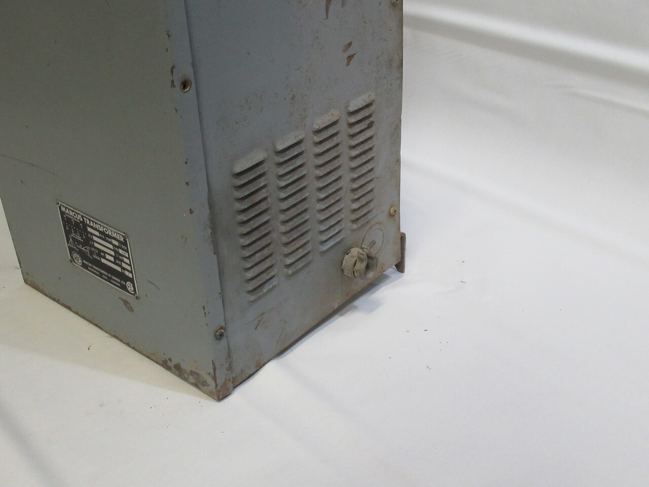 Marcus Dry Type TWM Transformer 15kVA Pri 600V Sec 240V 60Hz 3Ph RUST USED