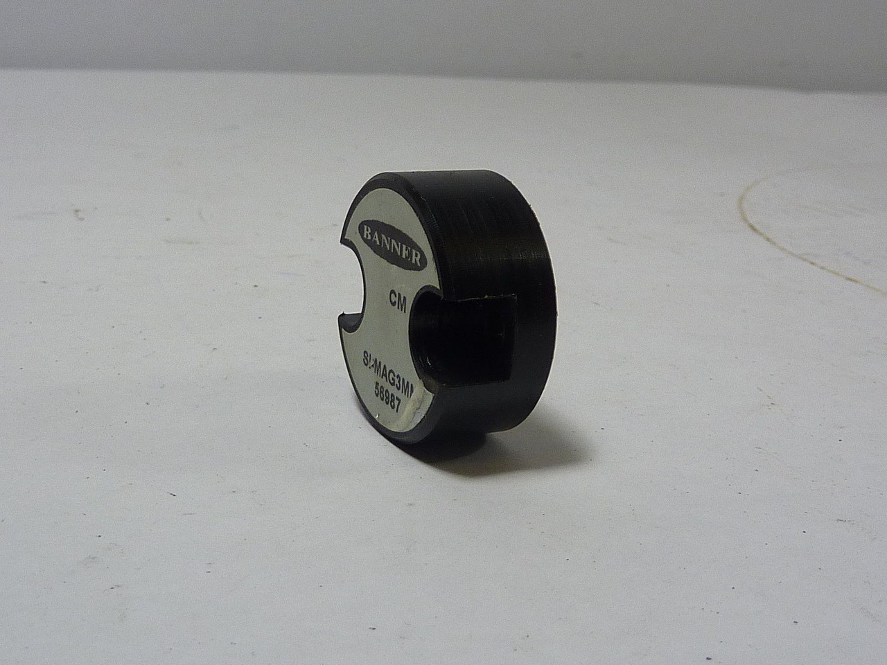 Banner SI-MAG3MM 56987 Magnetic Switch 30mm Barrel USED