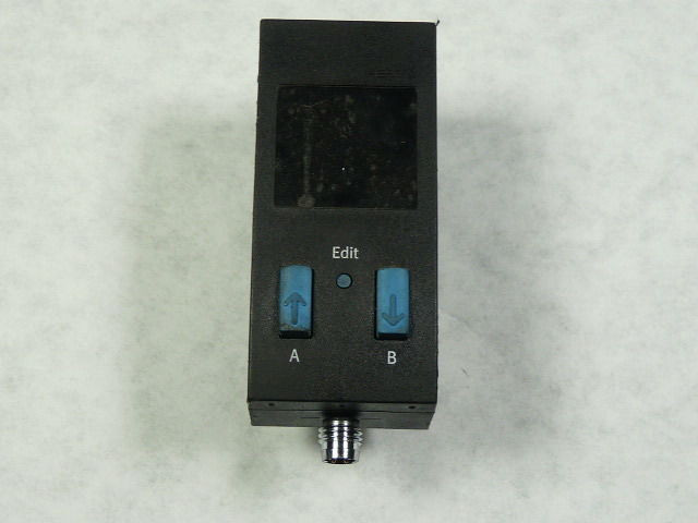 Festo 529968 SDE1-D10-G2-R14-L-P2-M8 LCD Display Pressure Sensor 145 psi USED