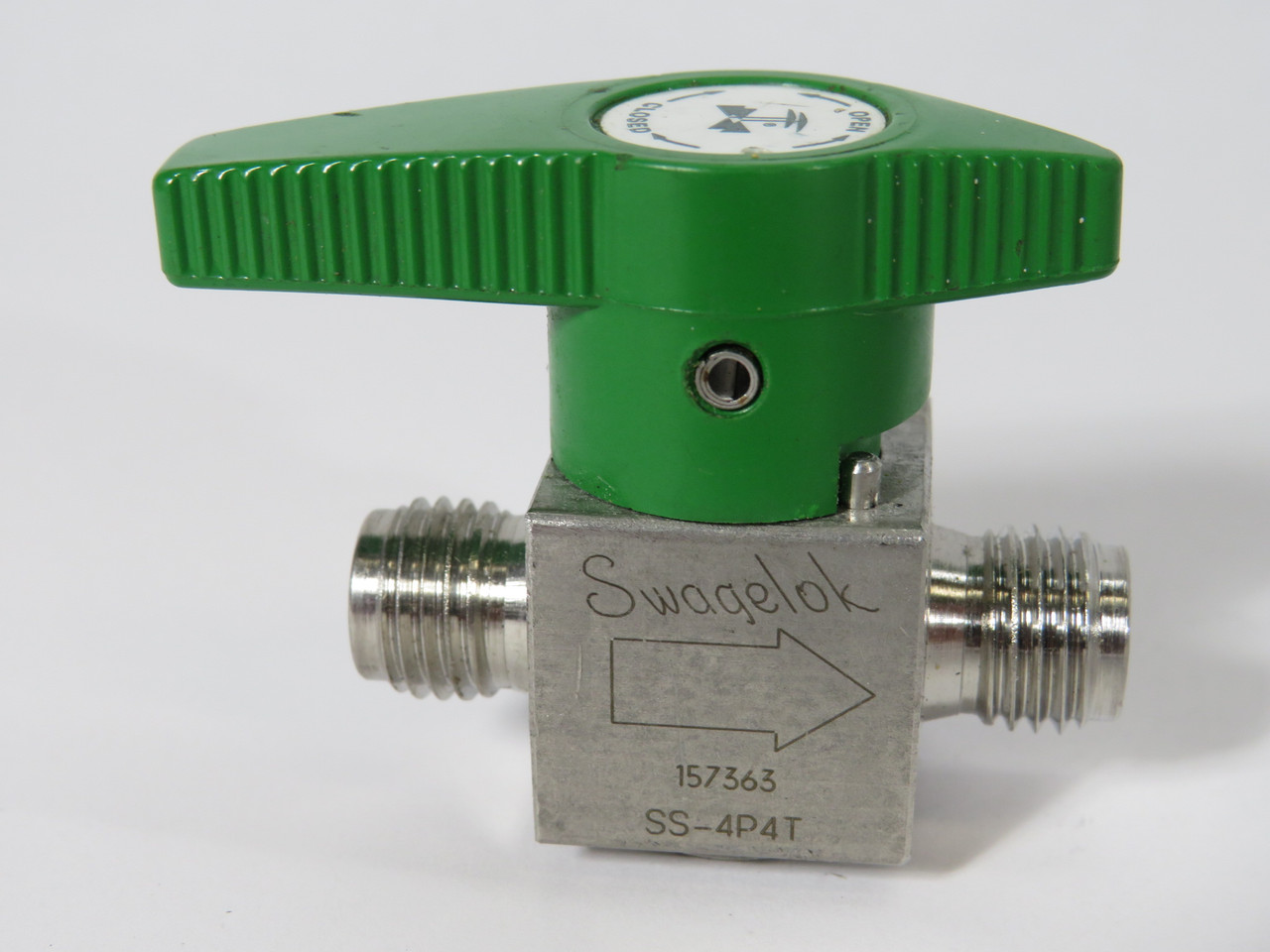 Swagelok SS-4P4T 2-Way Ball Valve 1.6cv NO TUBE ENDS USED