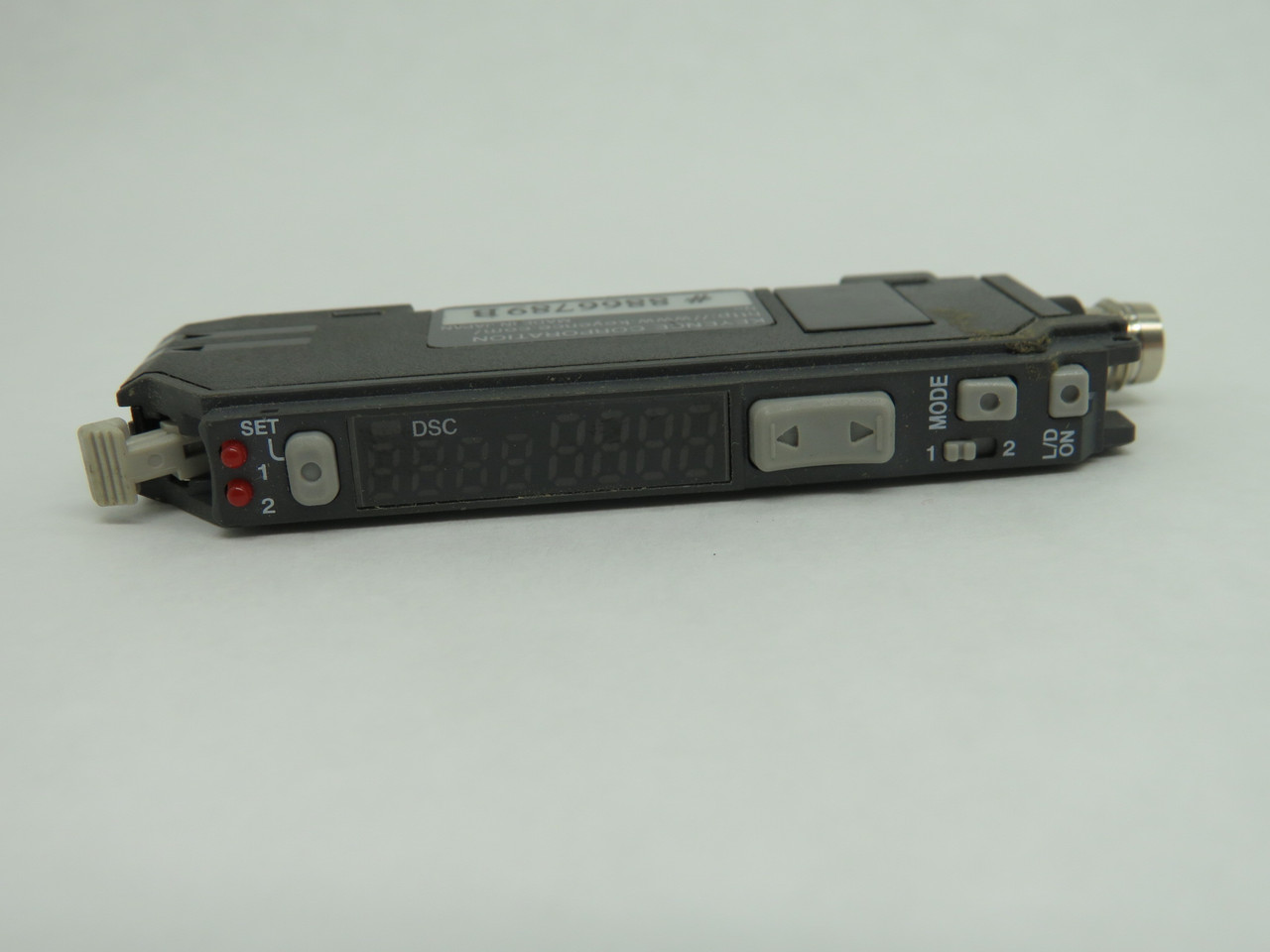 Keyence Corp FS-V33CP Mega Power Fibre Optic Amplifier 12-24VDC USED