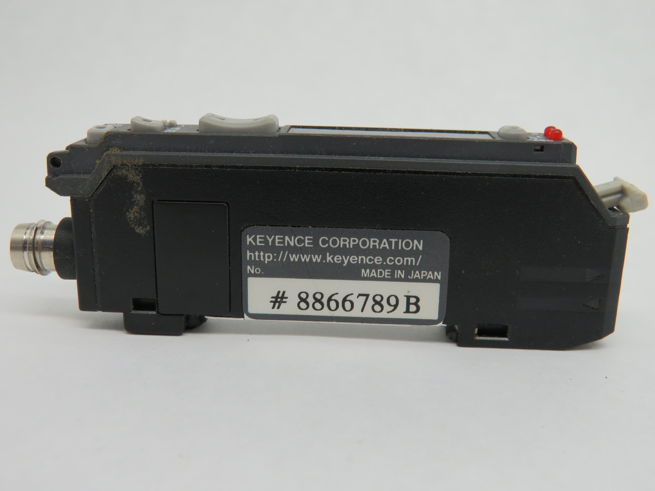 Keyence Corp FS-V33CP Mega Power Fibre Optic Amplifier 12-24VDC USED