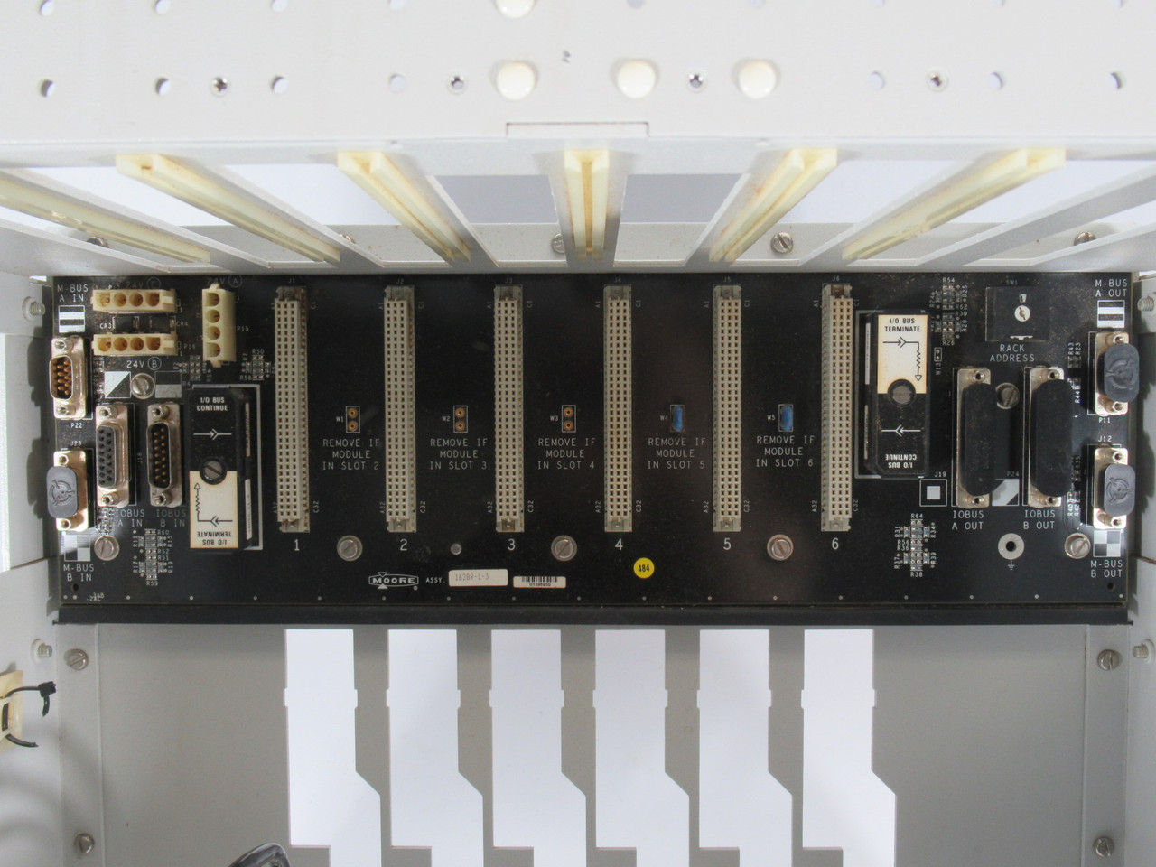 Moore 16289-200/1 Six-Slot Module Rack 24VDC 12A Max Each Bus USED