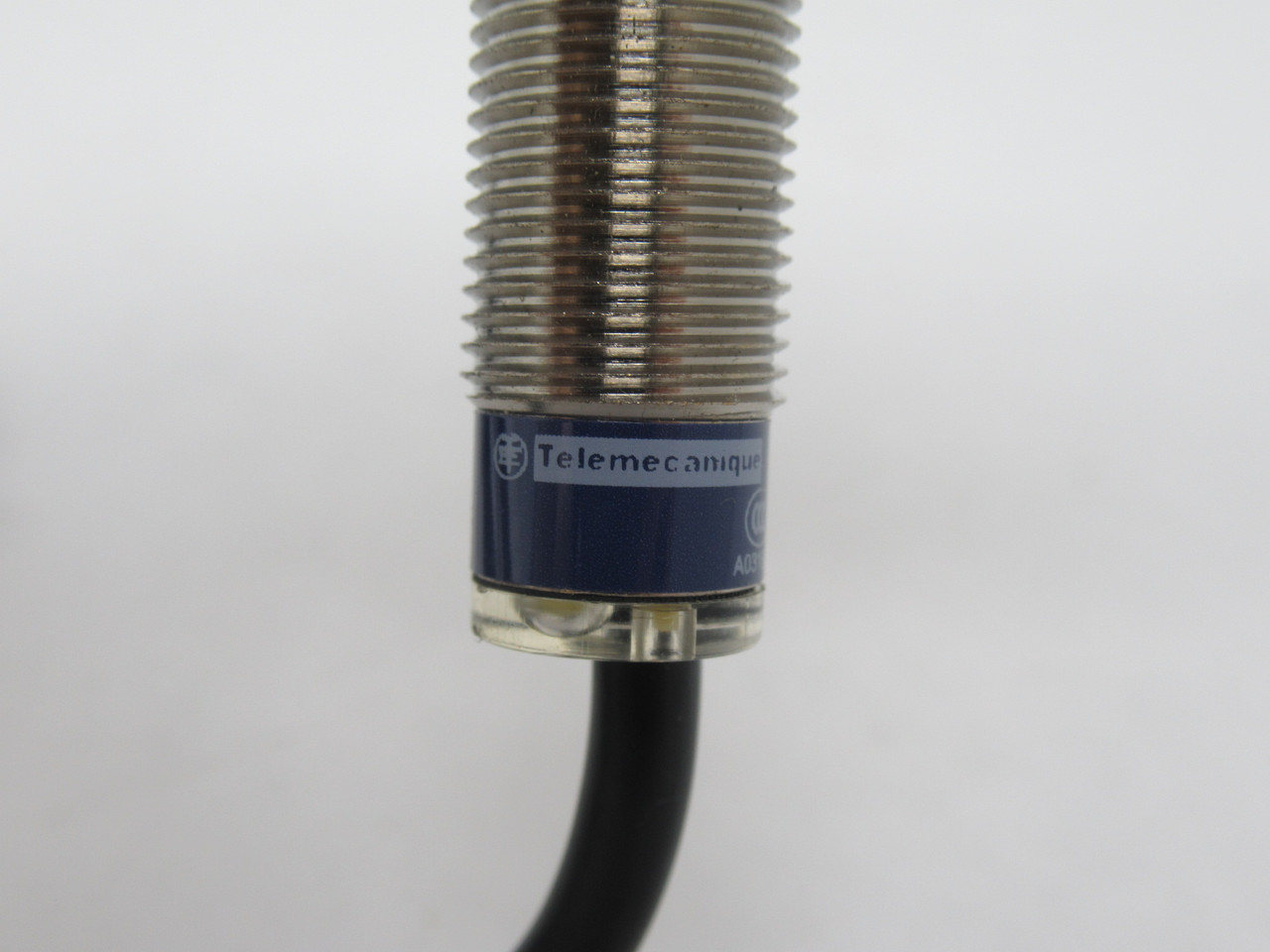 Telemecanique XS512B1DAL2 Proximity Sensor 12-48VDC 1.5-100mA 2mm Range NOP