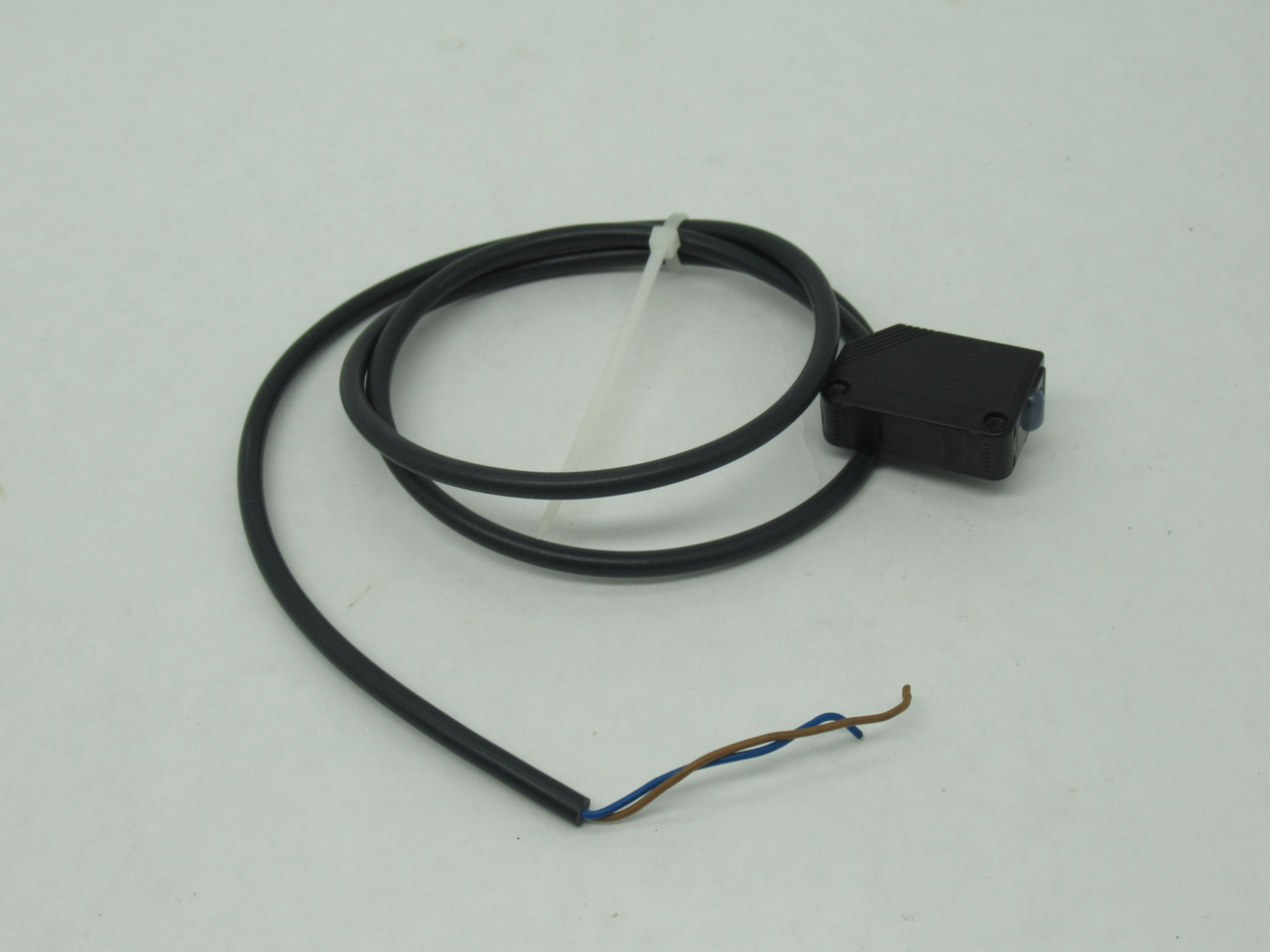 Omron E3Z-T81-L Photoelectric Emitter 15mA 15m Range PNP 0.7m Cable USED