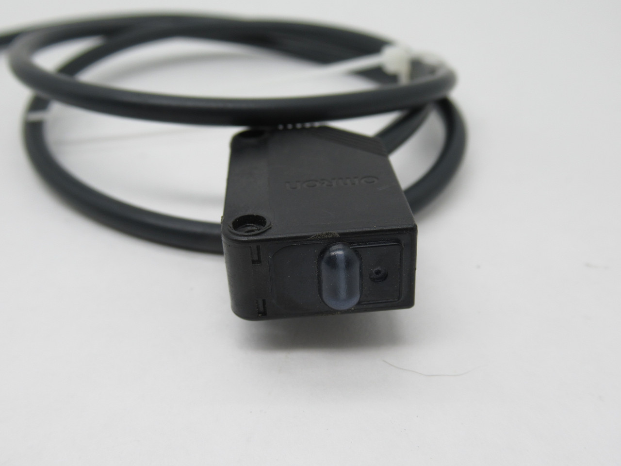 Omron E3Z-T81-L Photoelectric Emitter 15mA 15m Range PNP 0.7m Cable USED