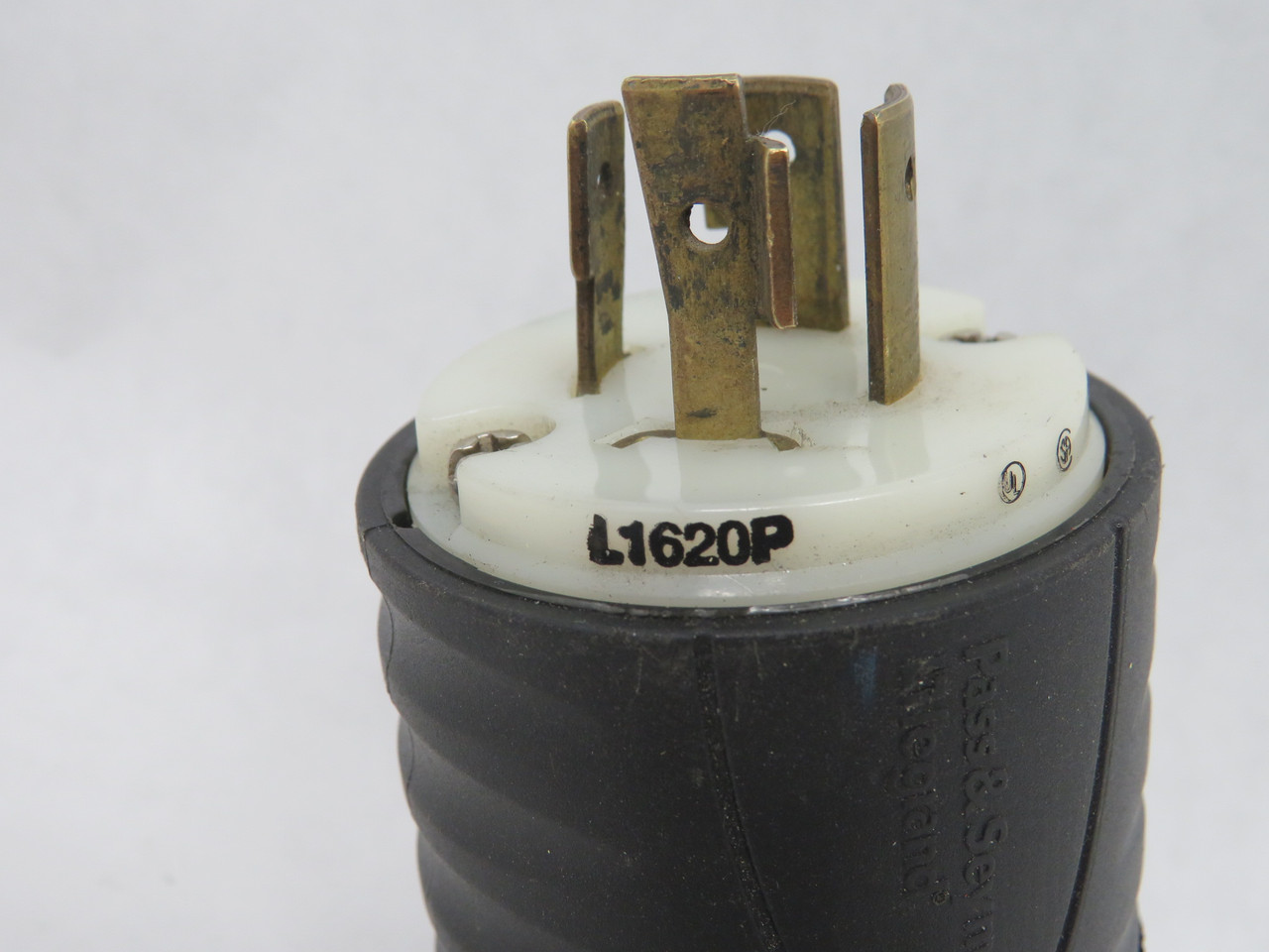Pass & Seymour L1620P Turnlok Plug 20A 480V 3P 4W OLD BASE USED