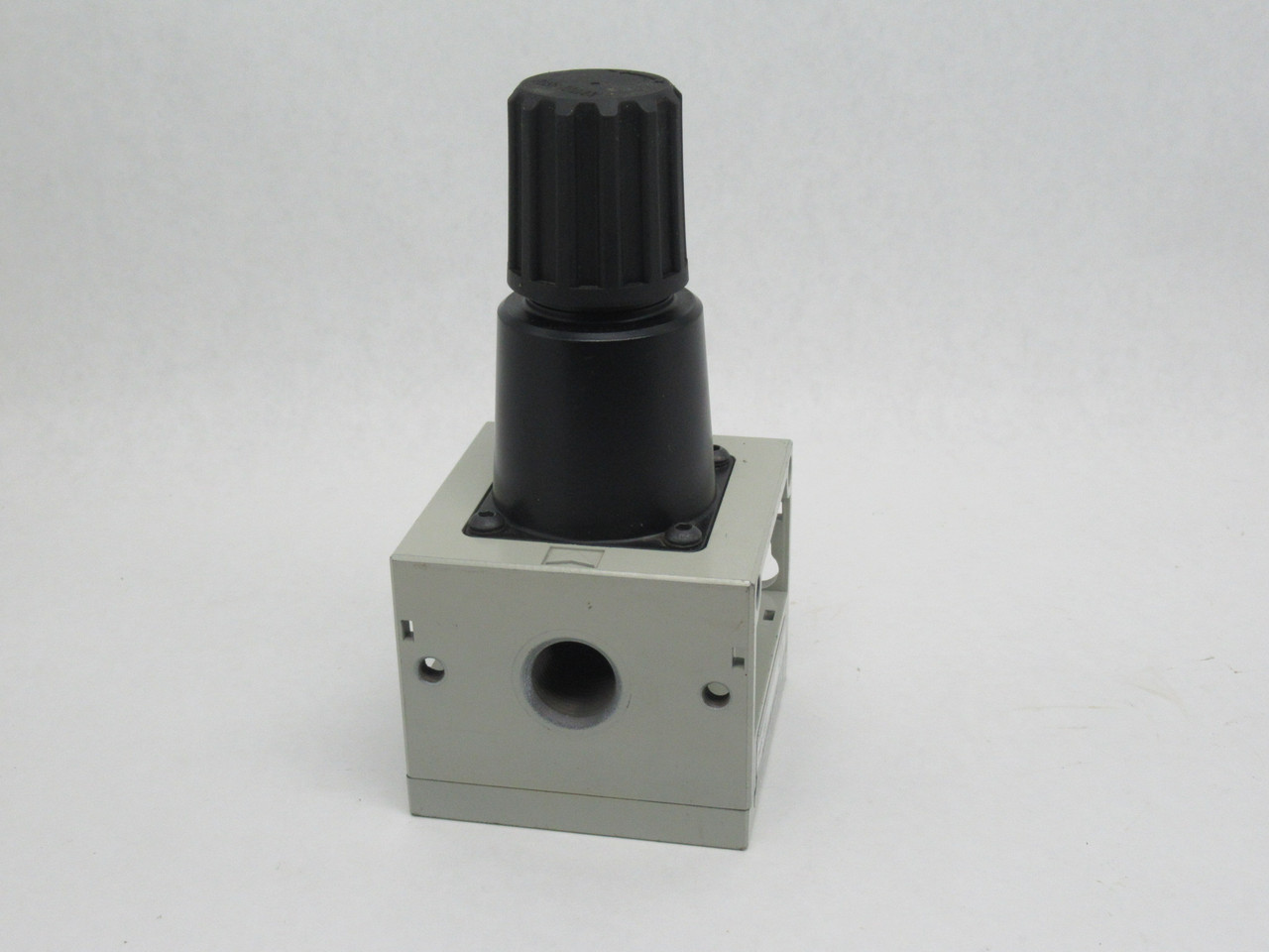 Numatics R42R-06GT Regulator 3/4" NPT SHELF WEAR/NO GAUGE NOP
