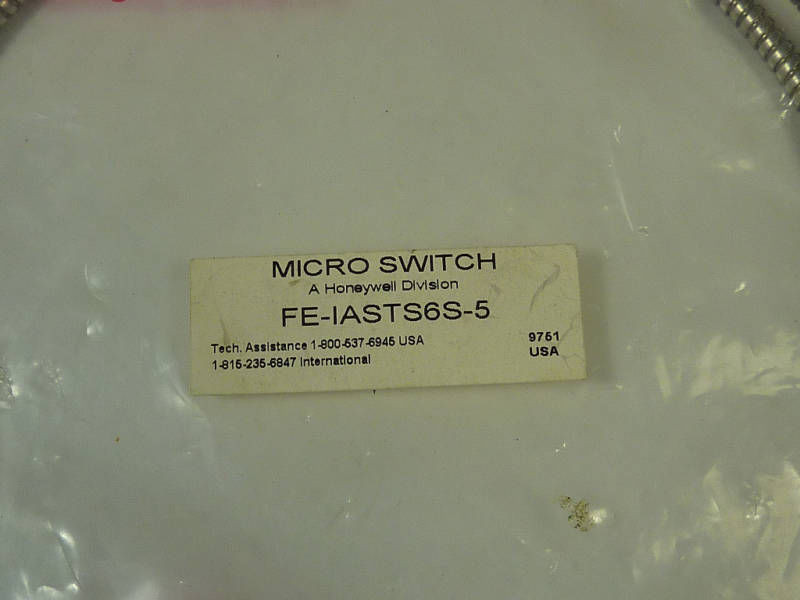 Honeywell Microswitch FE-IASTS6S-5 Fiber Optic Cable 5' L NWB