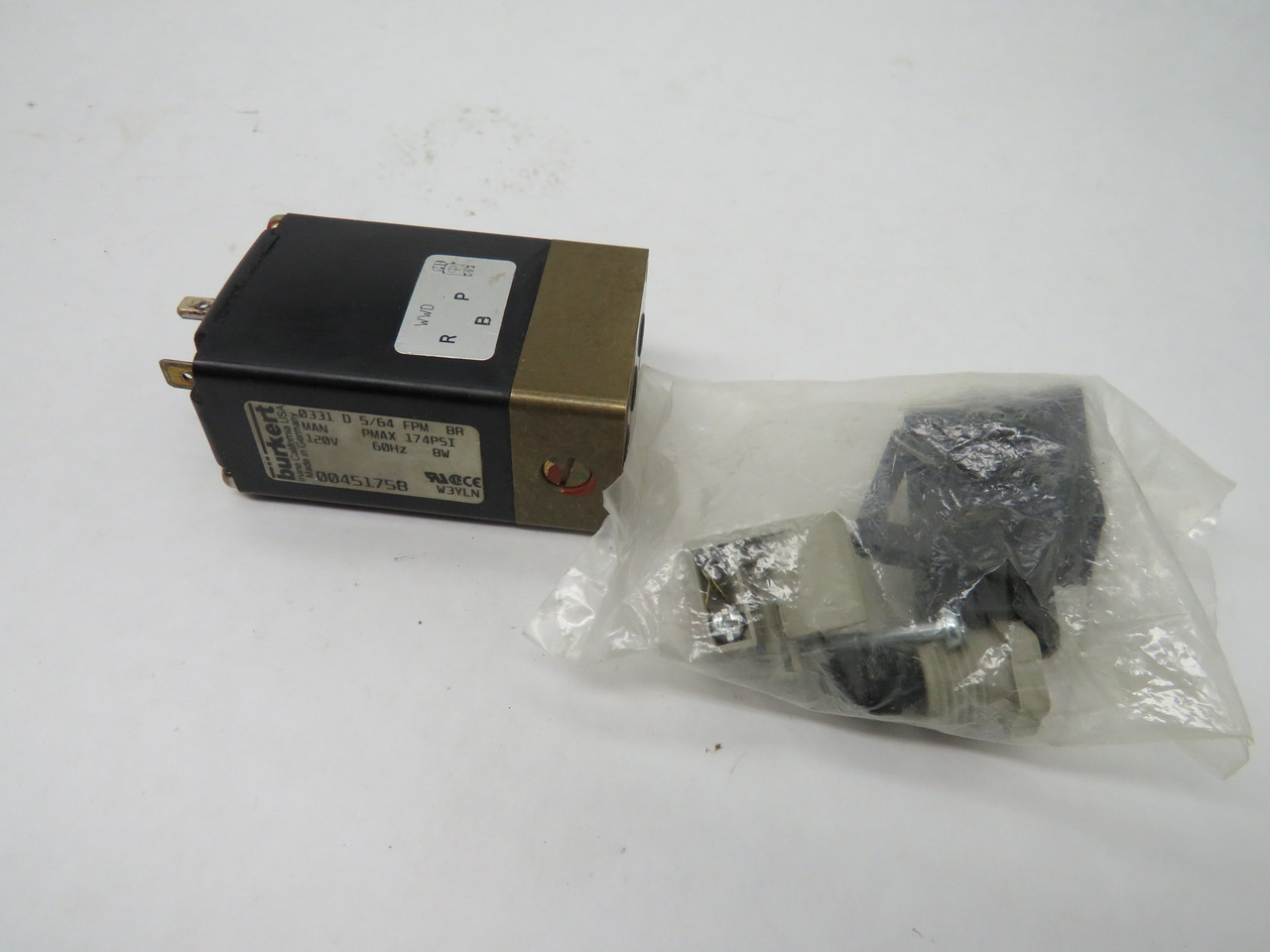 BURKERT 0331 Solenoid Valve & Sub Base Connection 120V NOP