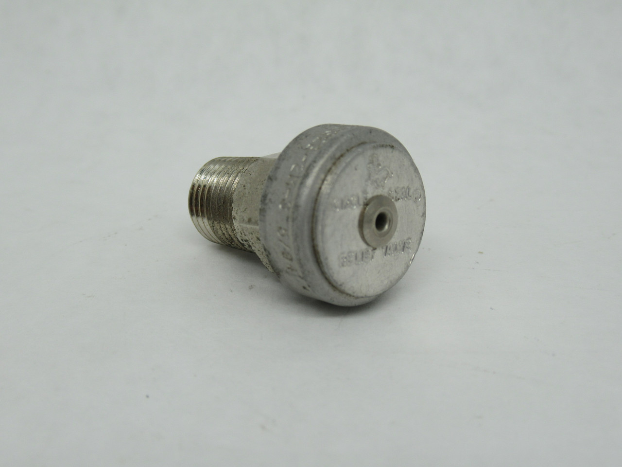 Circle Seal D532B-2M-3 Relief Valve 1/4" NPT 3 psig Cracking Pressure USED