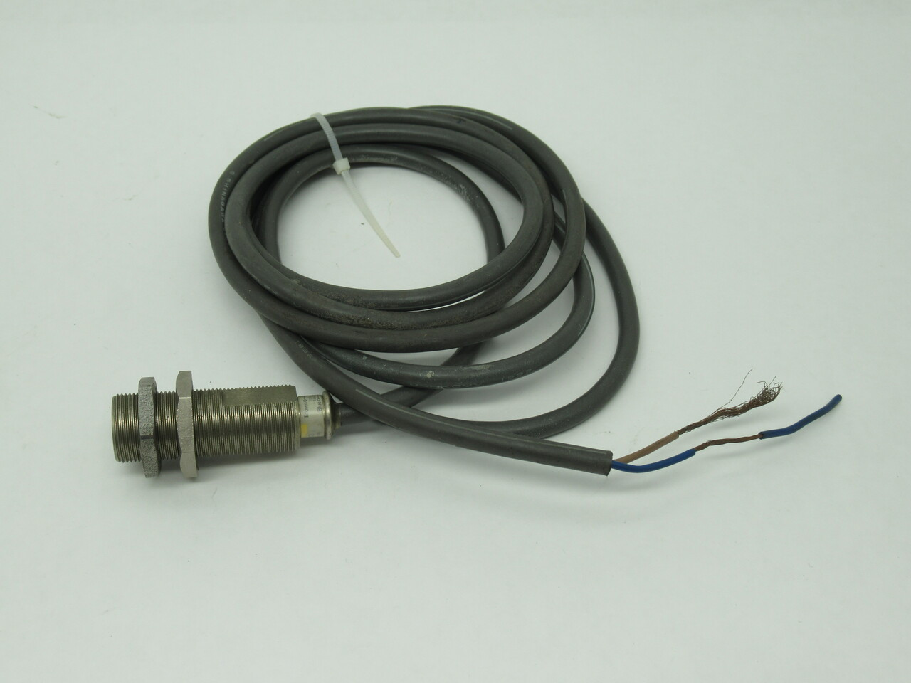Omron TL-X5Y2 Proximity Switch 45-260VAC 200mA 5mm Range 2m Cable SHELF WEAR NOP