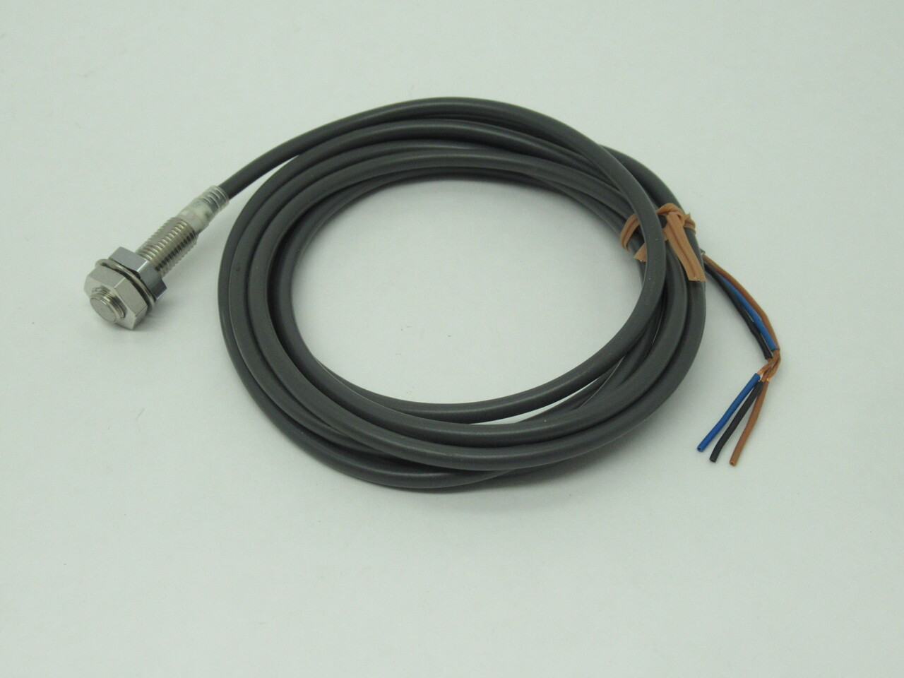 Omron E2E-X1R5F1 Proximity Switch 12-24VDC 1.5mm Range PNP NO 2m Cable NOP