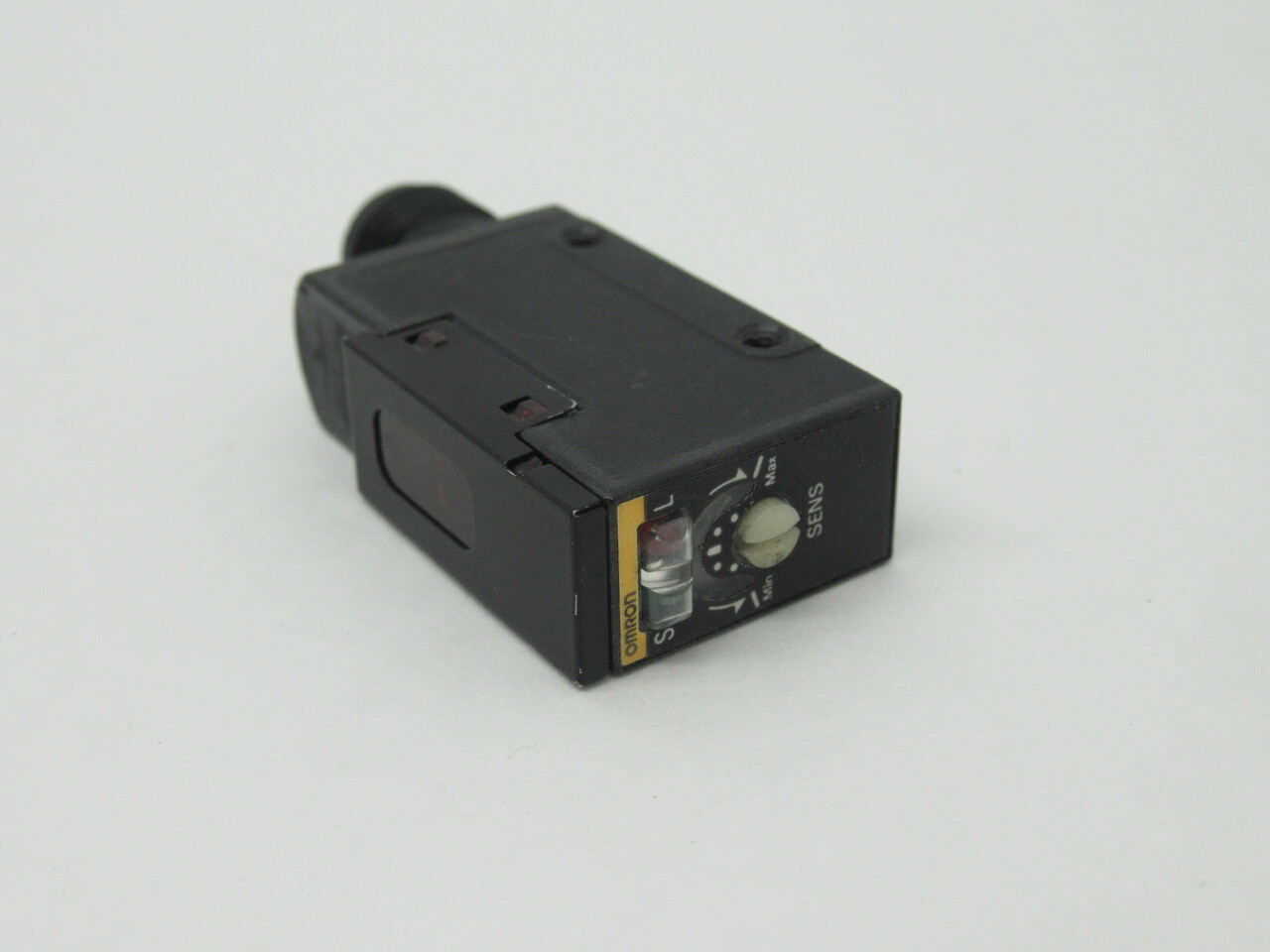 Omron E3S-AR86 Retroreflective Sensor 10-30VDC 2m Range PNP NO ACCESSORIES USED
