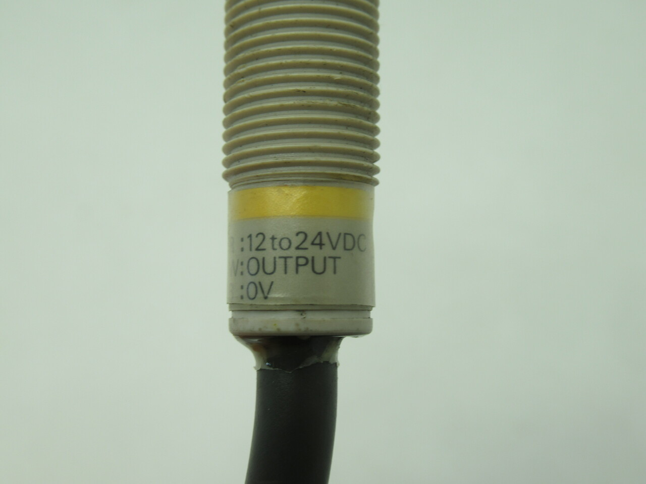Omron E2F-X2E2 Proximity Switch 12-24VDC 2mm R NPN NC 1.9m L NO LOCKNUTS USED