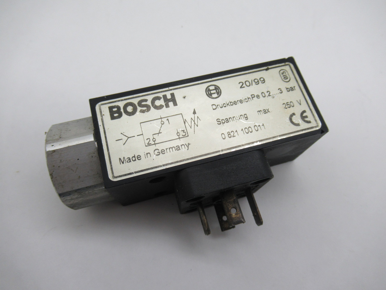 Bosch 0821100011 Pressure Switch 0,2..3 bar 250V USED