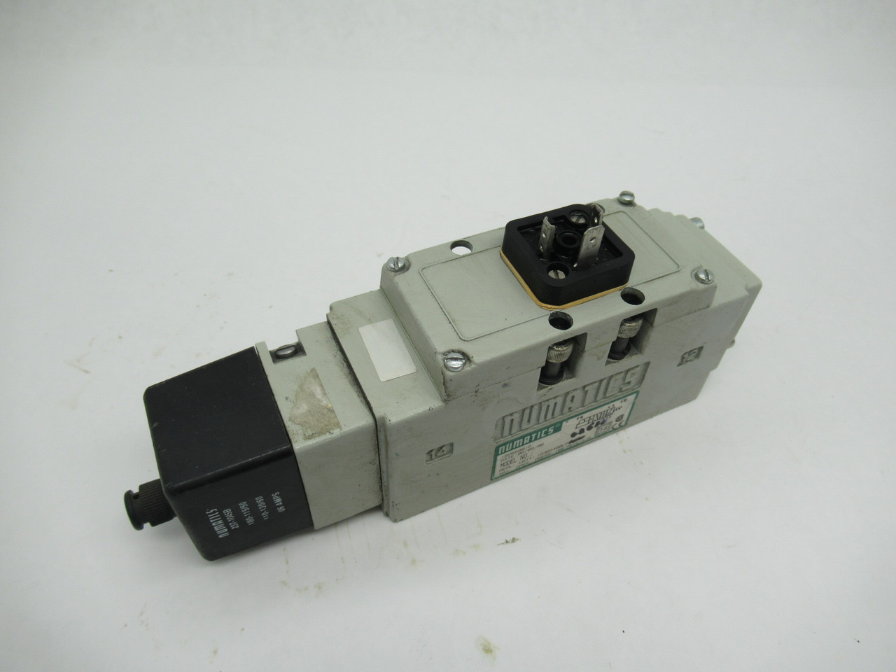 Numatics 123BA400LP6253C Pneumatic Valve 6 Amp USED