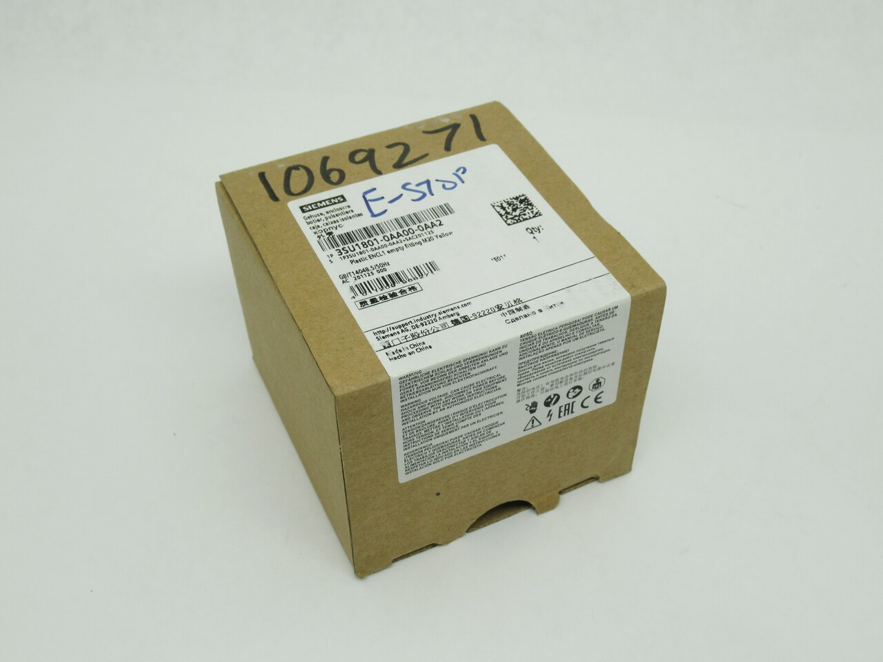 Siemens 3SU1801-0AA00-0AA2 Plastic Enclosure 1-Hole 22mm M20 Yellow NEW