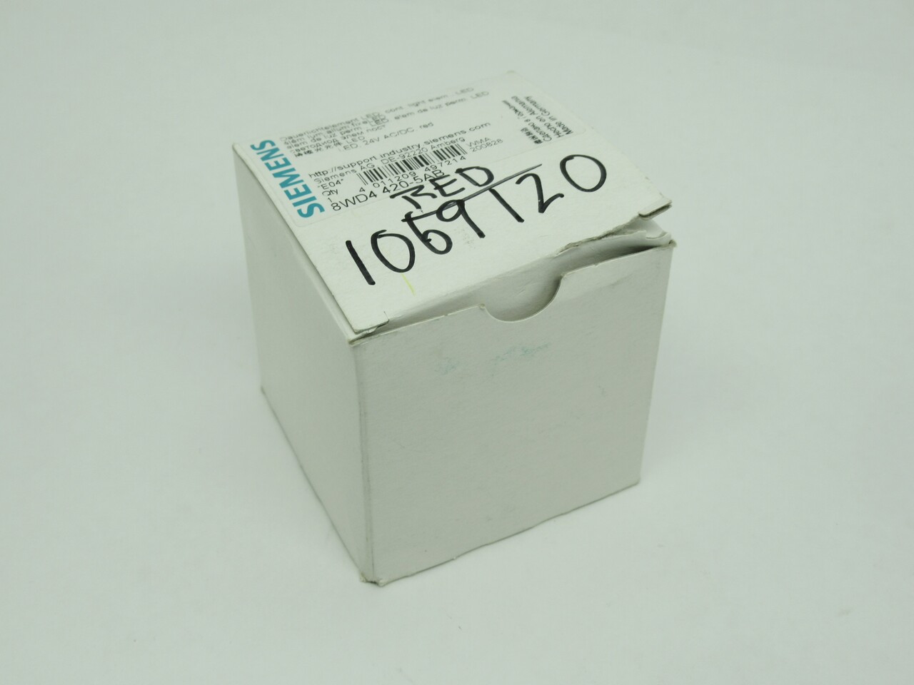 Siemens 8WD4420-5AB Continuous Light Element Red LED 24VAC/DC SHELF WEAR NEW