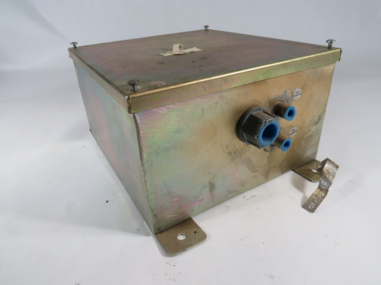 Dwyer 1626-10 Pressure Switch 2-11" 2.3 DIF USED