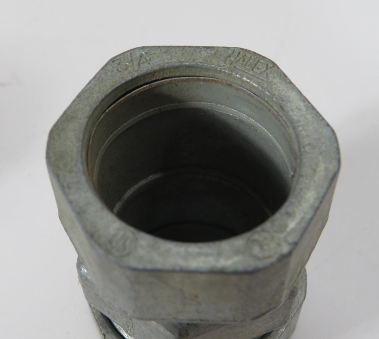 Halex 22222 EMT Compression Coupling Zinc 3/4" Lot of 6 USED