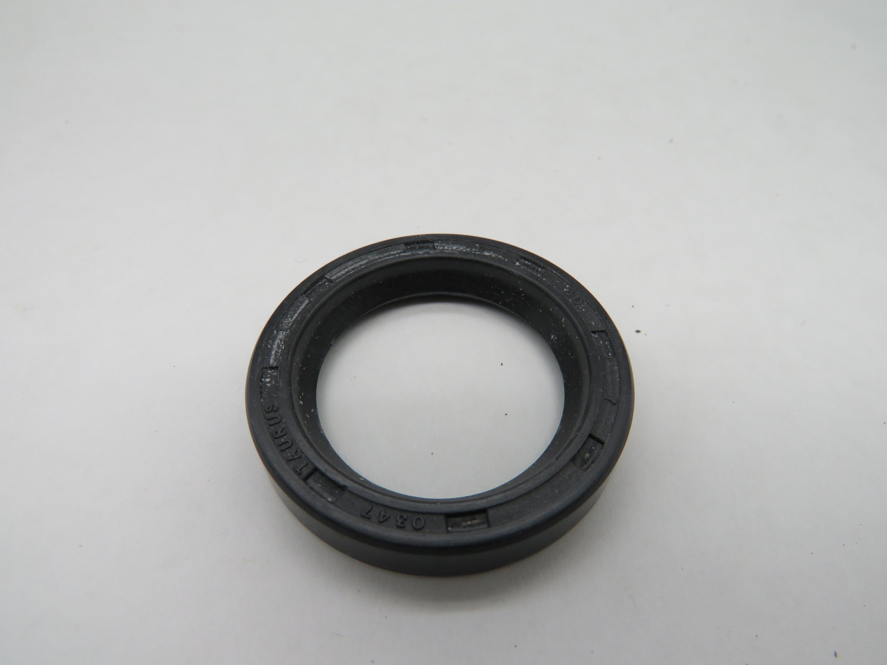 Taurus 0347 Oil Seal 42x30x7 Lot of 11 NOP