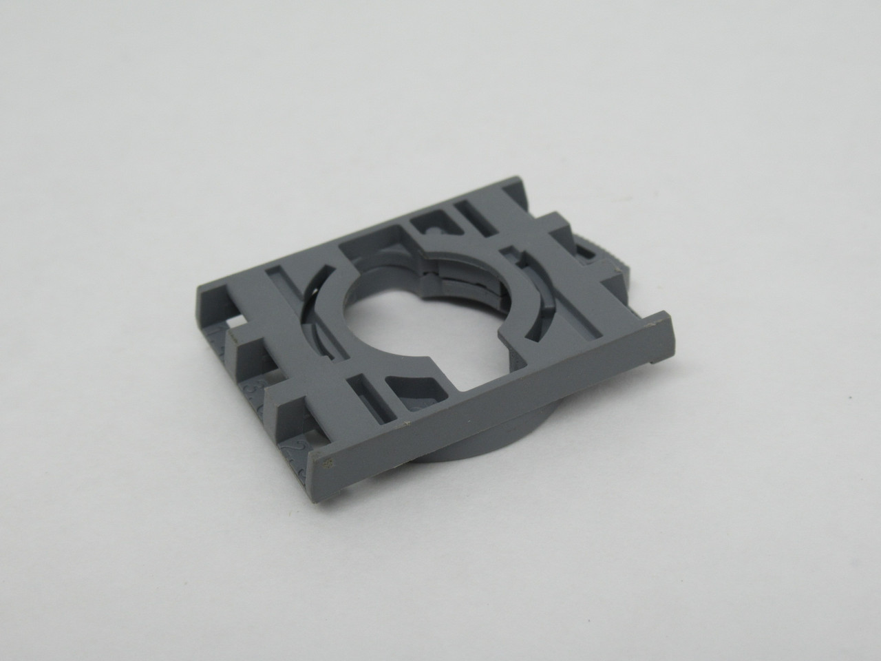 Pizzato E2 1BAC11 Plastic Mounting Adapter 3-Slot NOP
