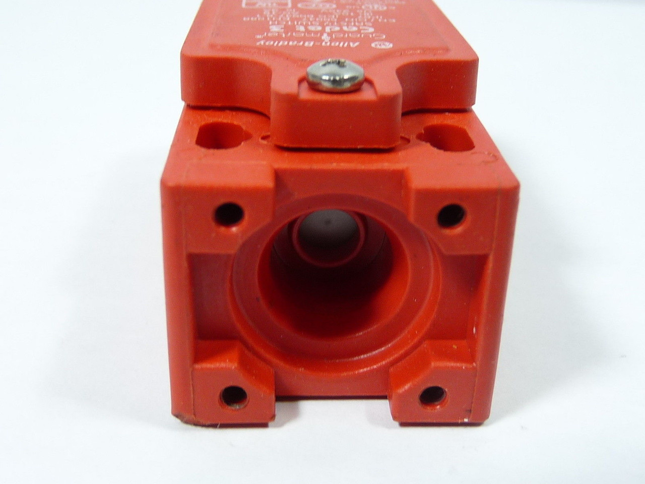 Allen-Bradley 440K-C21098 Series B Cadet 3 Safety Switch Body 2NC/1NO M16 NOP
