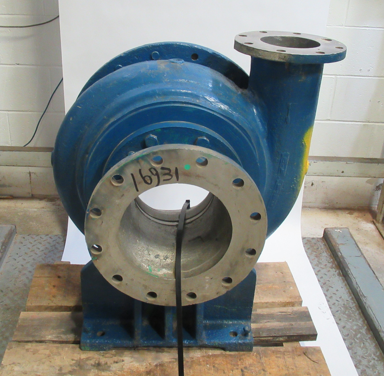 Generic Pump Casing 17-3/4" ID 8" ID Inlet 5-3/4" ID Outlet USED