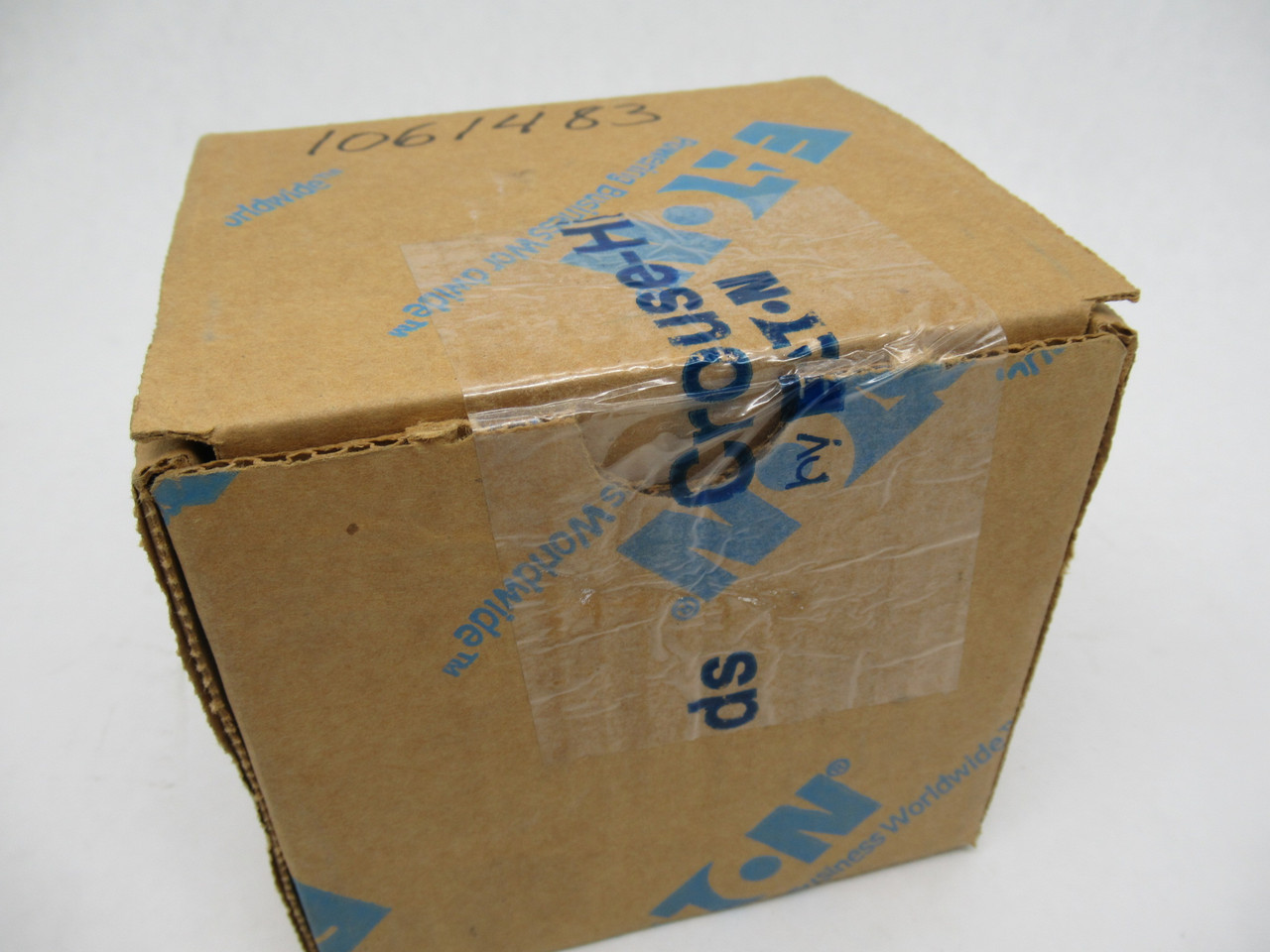 Eaton Crouse-Hinds GUAB16SA Conduit Outlet Box with Cover 1/2" Thread SEALED NEW