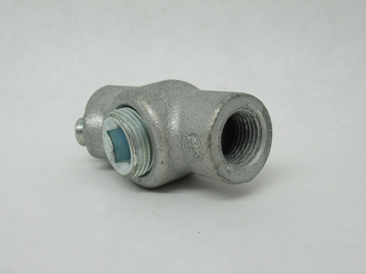 Crouse-Hinds EYS11 Conduit Sealing Fitting 1/2" Female Hub NOP