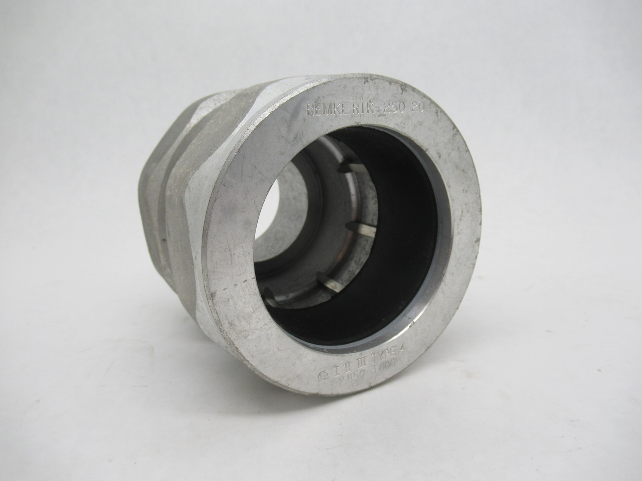 Remke RTK-250-20 Teck Cable Connector 2-1/2" Hub 2.85-3" Jacket SHELF WEAR NOP